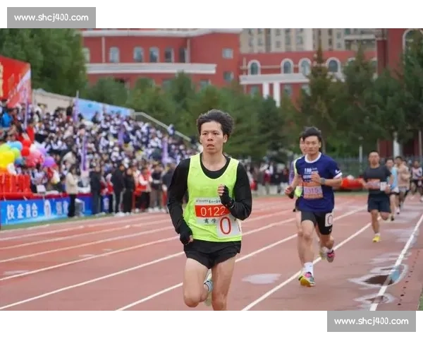 某地长跑比赛圆满落幕 运动员奋力冲刺展现拼搏精神